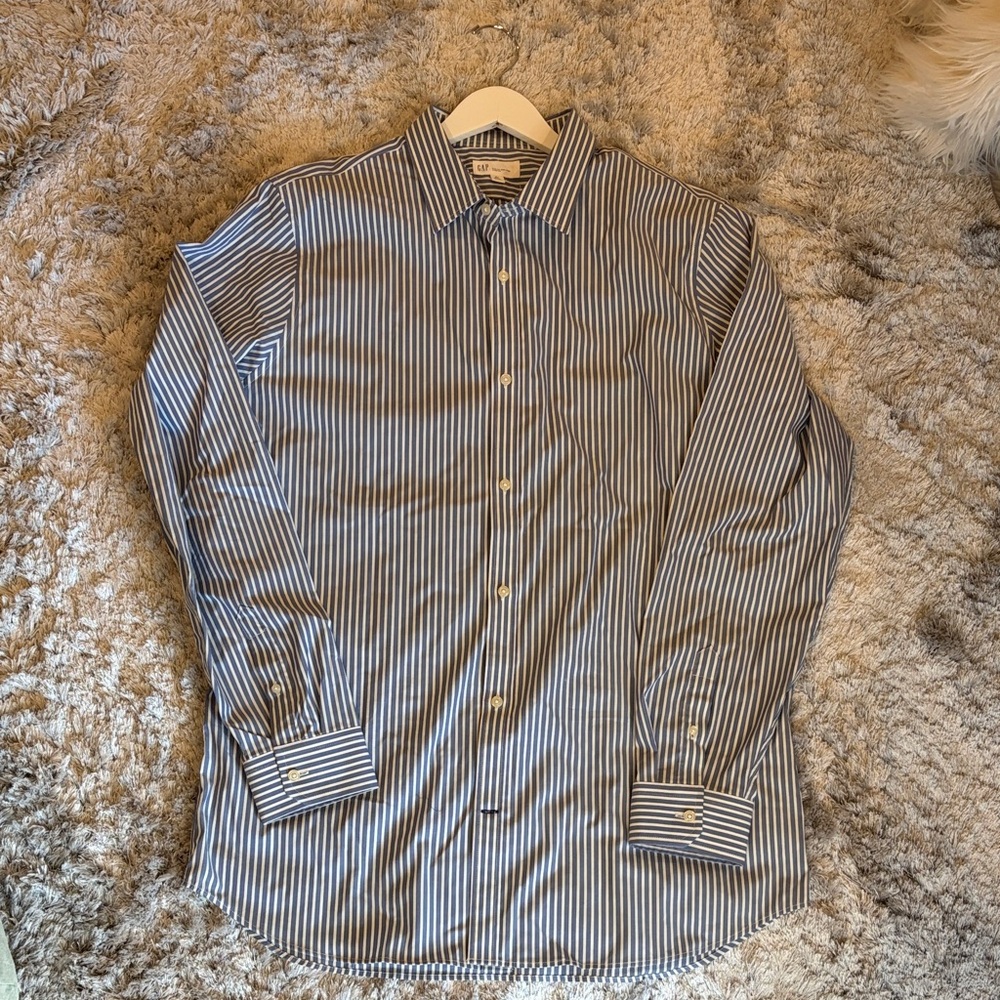 GAP Men's Blue White Striped Long Sleeve Button Shirt XL Tall Non-Iron Stretch